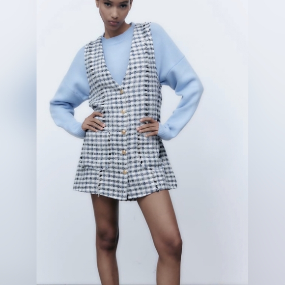 Zara Stylish V-Neck Checkered Dress - Picture 2 of 4